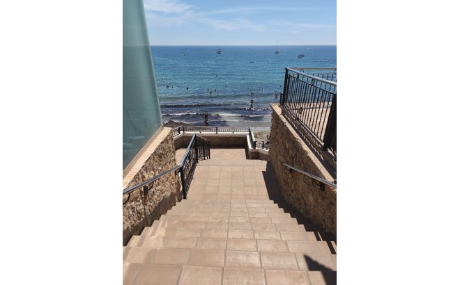 Revente - Apartment Penthouse -
Punta Prima - Costa Blanca