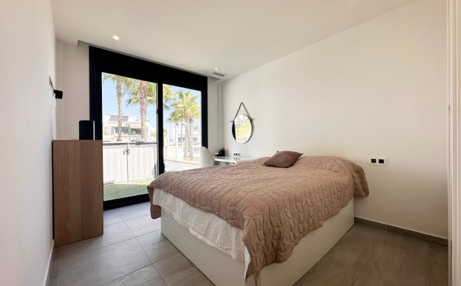 Resale - Villa -
San Miguel de Salinas - Inland