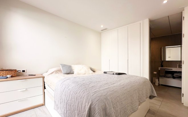 Resale - Villa -
San Miguel de Salinas - Inland