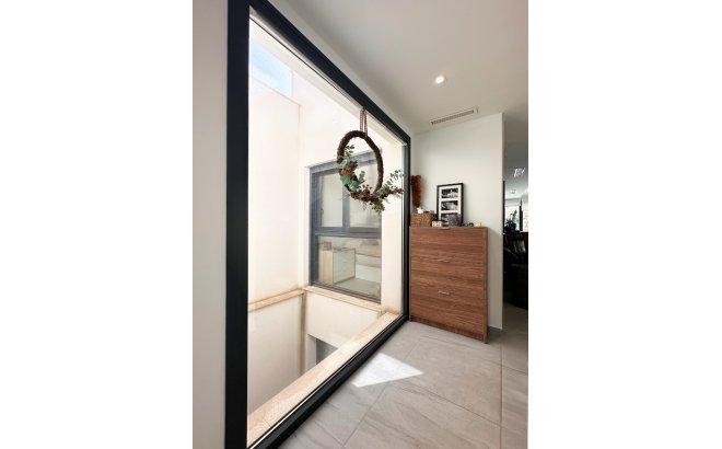 Resale - Villa -
San Miguel de Salinas - Inland