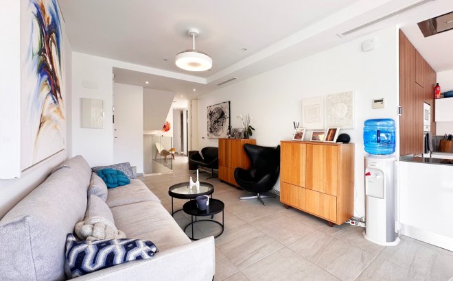Resale - Villa -
San Miguel de Salinas - Inland