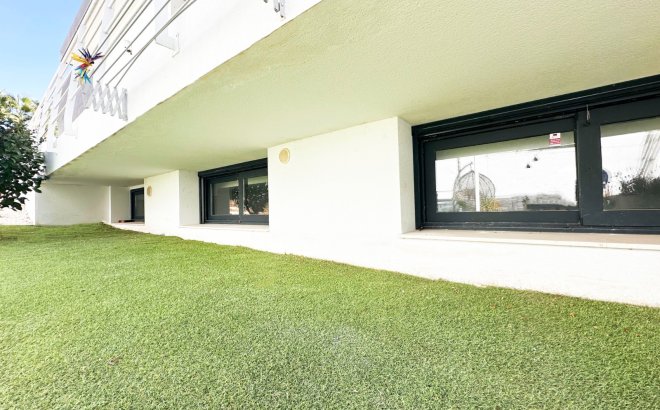 Resale - Villa -
San Miguel de Salinas - Inland