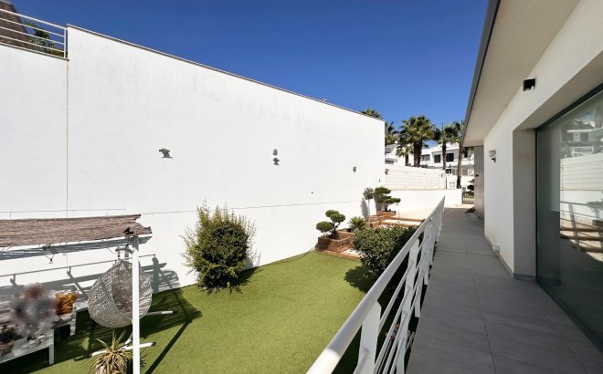 Resale - Villa -
San Miguel de Salinas - Inland