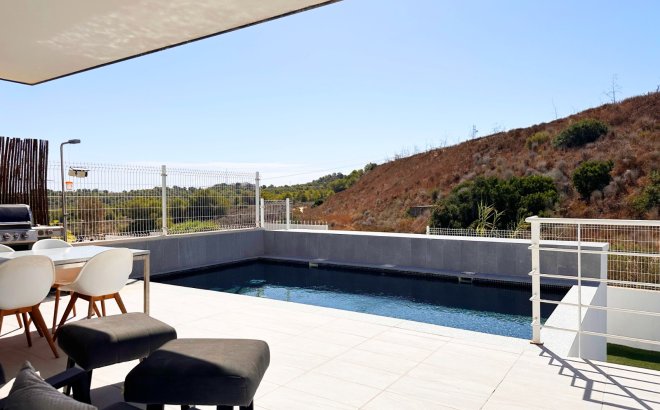 Resale - Villa -
San Miguel de Salinas - Inland