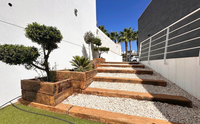 Resale - Villa -
San Miguel de Salinas - Inland