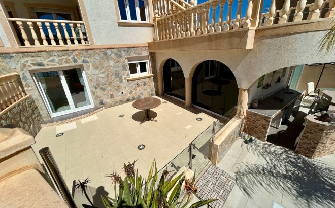 Resale - Villa -
Ciudad Quesada