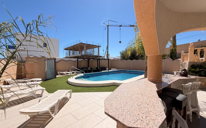 Resale - Villa -
Ciudad Quesada