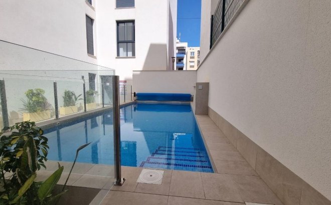 Revente - Penthouse -
Torrevieja - Playa del Cura