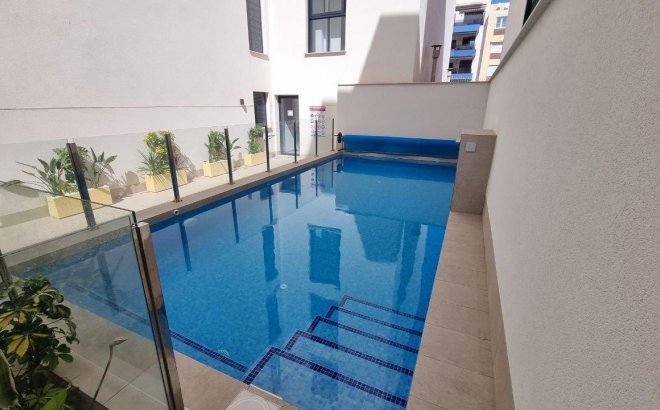 Revente - Penthouse -
Torrevieja - Playa del Cura