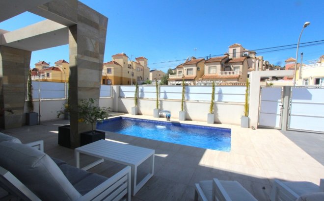 Resale - Villa -
Villamartin - El Galan