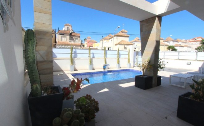 Resale - Villa -
Villamartin - El Galan