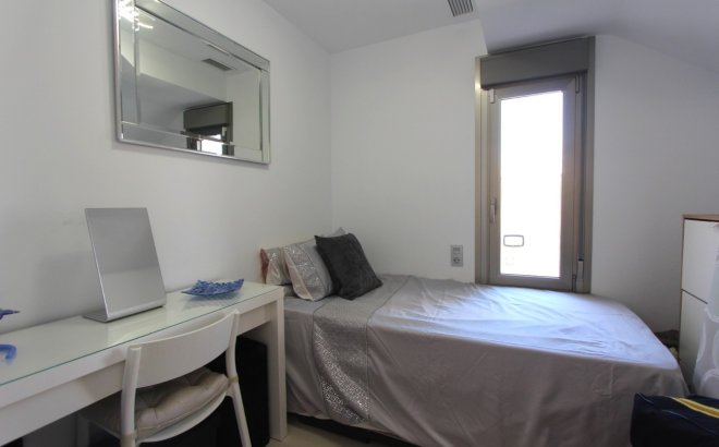 Resale - Villa -
Villamartin - El Galan