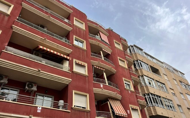 Resale - Apartment -
Torrevieja - Centro