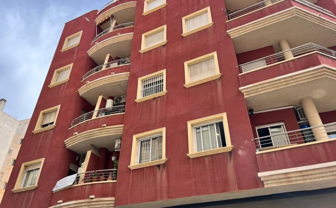 Resale - Apartment -
Torrevieja - Centro