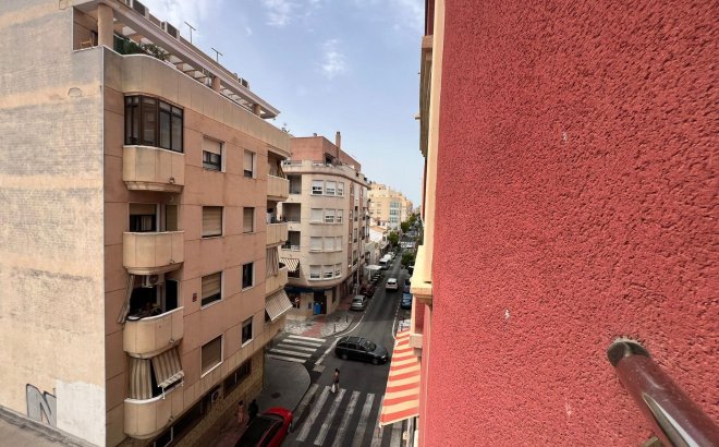 Resale - Apartment -
Torrevieja - Centro