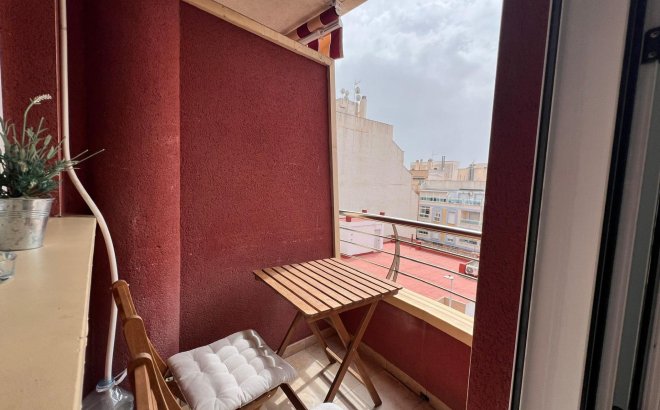 Resale - Apartment -
Torrevieja - Centro