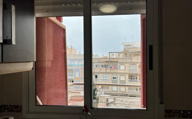 Resale - Apartment -
Torrevieja - Centro