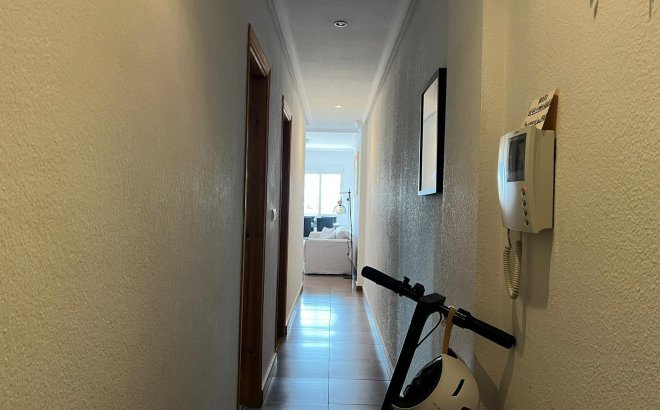 Resale - Apartment -
Torrevieja - Centro