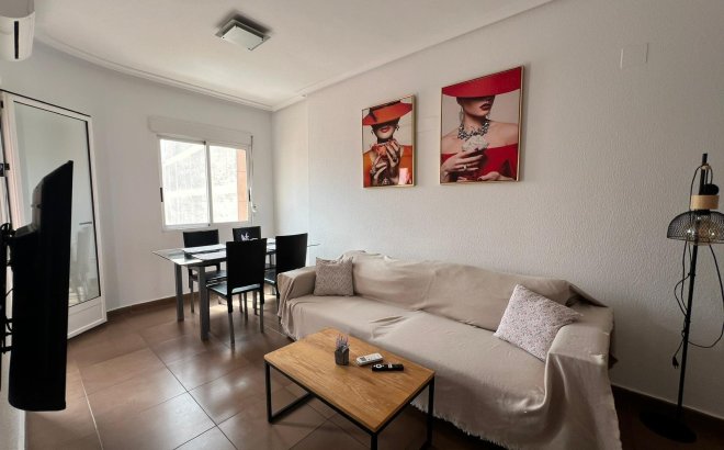 Resale - Apartment -
Torrevieja - Centro
