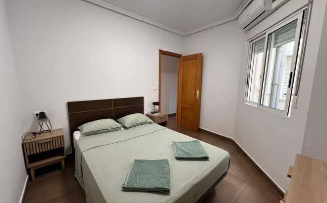 Resale - Apartment -
Torrevieja - Centro