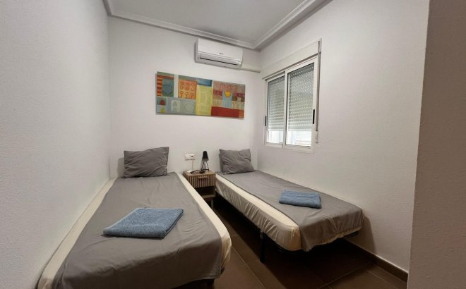 Resale - Apartment -
Torrevieja - Centro