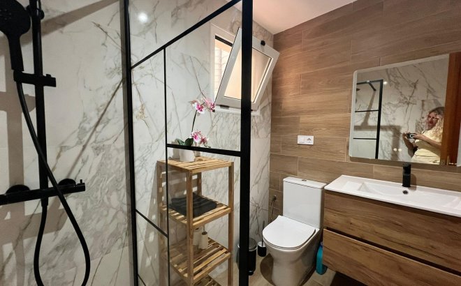 Resale - Apartment -
Torrevieja - Centro
