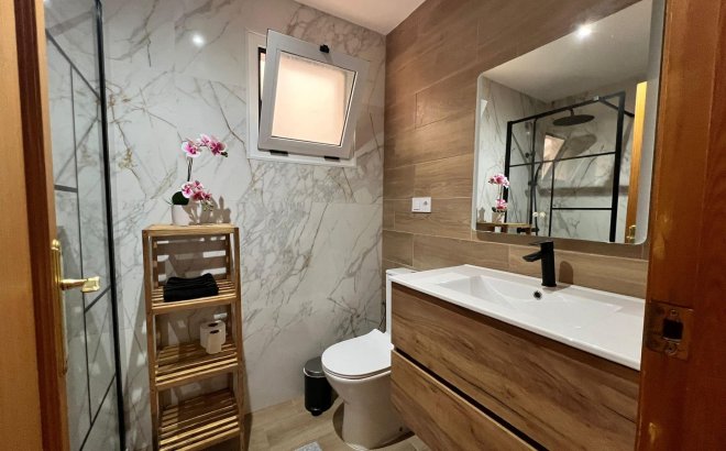 Resale - Apartment -
Torrevieja - Centro