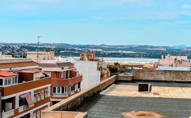 Resale - Apartment -
Torrevieja - Centro