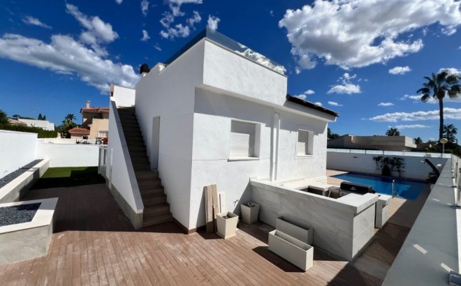 Resale - Villa -
Ciudad Quesada - Costa Blanca