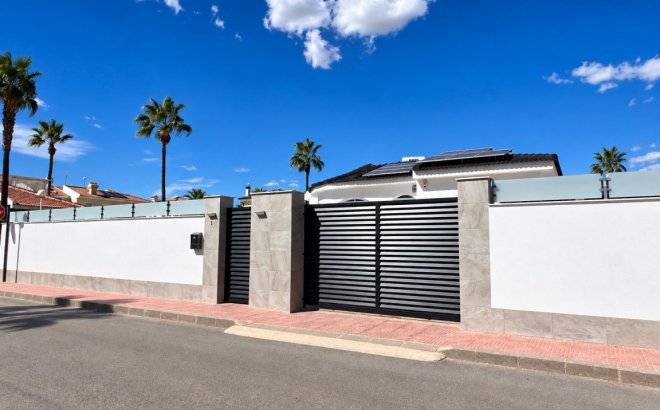 Resale - Villa -
Ciudad Quesada - Costa Blanca