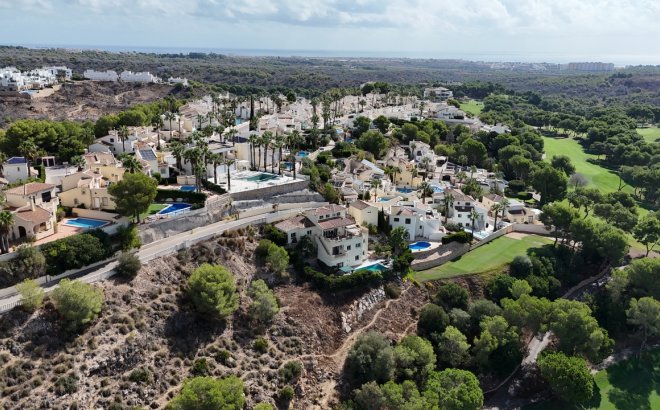 Resale - Villa -
Villamartin - Costa Blanca
