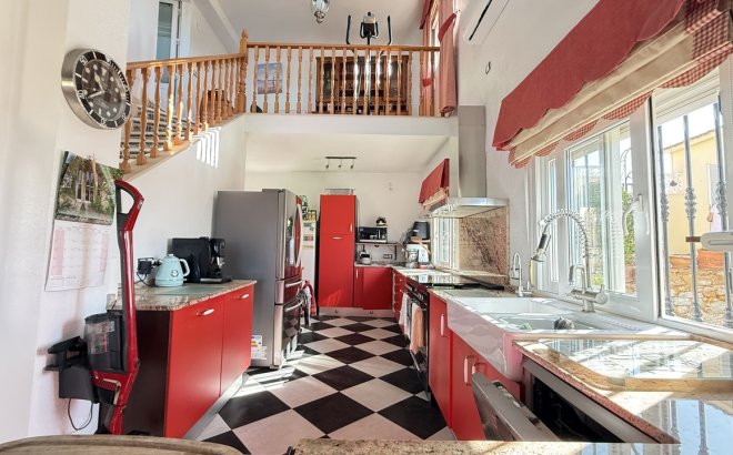 Resale - Villa -
Villamartin - Costa Blanca