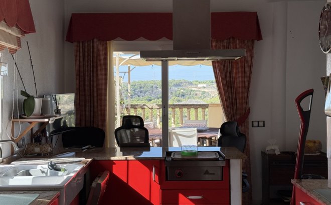 Resale - Villa -
Villamartin - Costa Blanca