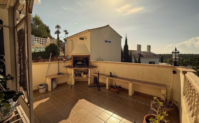 Resale - Villa -
Villamartin - Costa Blanca