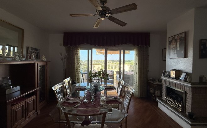Resale - Villa -
Villamartin - Costa Blanca