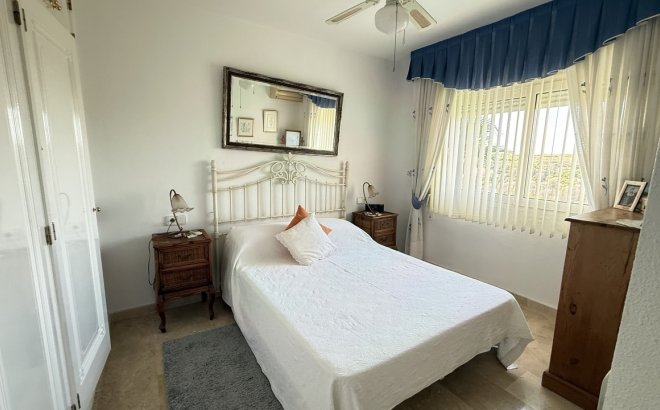 Resale - Villa -
Villamartin - Costa Blanca