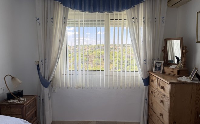 Resale - Villa -
Villamartin - Costa Blanca