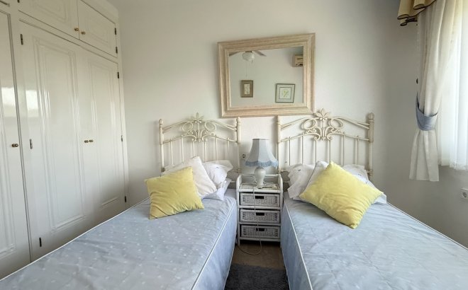 Resale - Villa -
Villamartin - Costa Blanca
