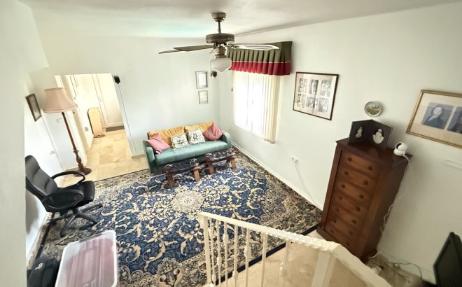 Resale - Villa -
Villamartin - Costa Blanca