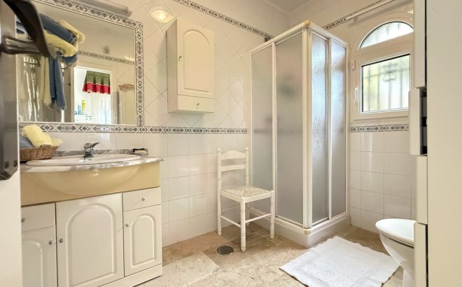 Resale - Villa -
Villamartin - Costa Blanca