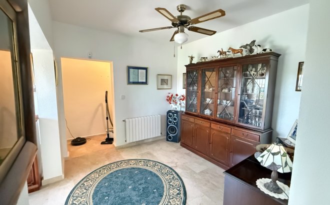 Resale - Villa -
Villamartin - Costa Blanca