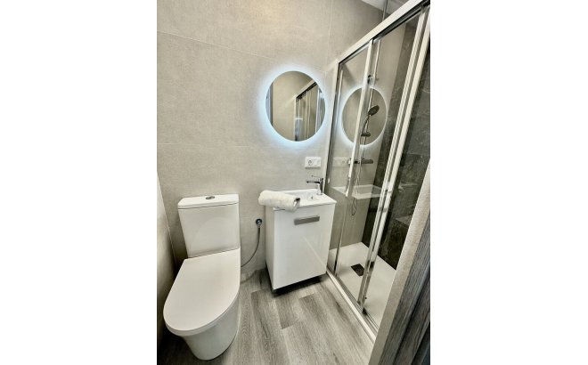 Resale - Apartment -
Torrevieja - Centro