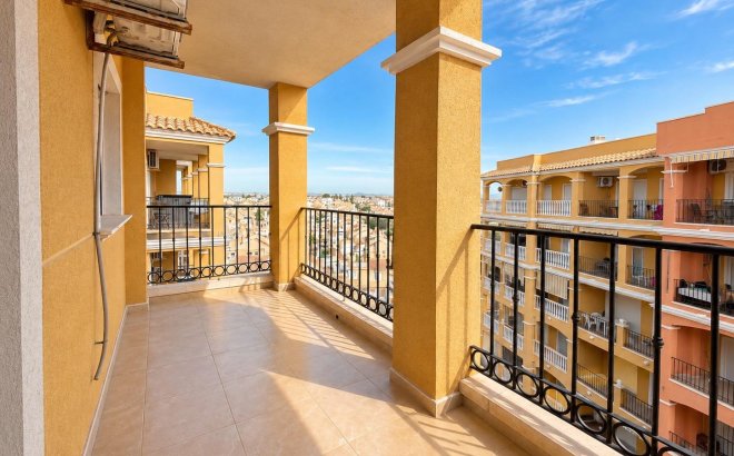 Herverkoop - Penthouse -
Torrevieja - Torreblanca