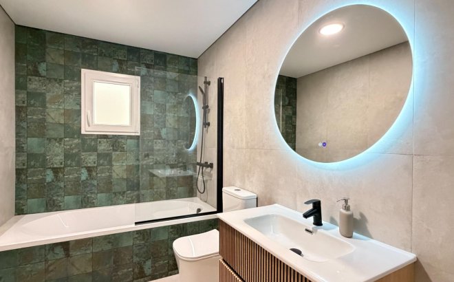Resale - Apartment -
Torrevieja - Playa del Cura