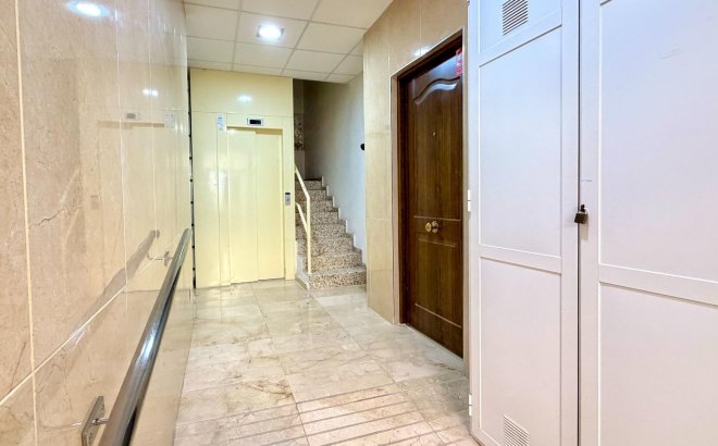 Resale - Apartment -
Torrevieja - Playa del Cura