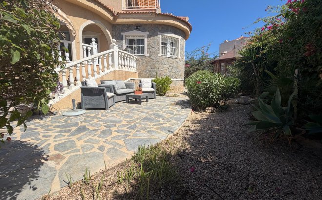 Resale - Villa -
Rojales - Inland