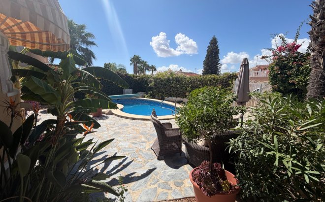 Resale - Villa -
Rojales - Inland