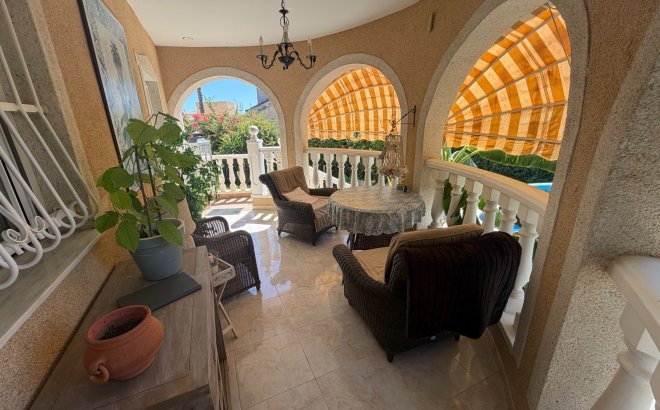 Resale - Villa -
Rojales - Inland