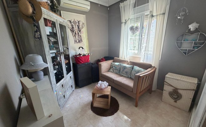 Resale - Villa -
Rojales - Inland