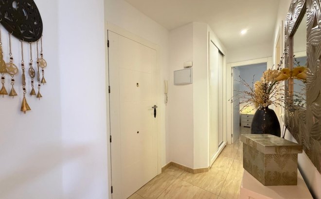 Resale - Apartment -
Torrevieja - Paseo Maritimo